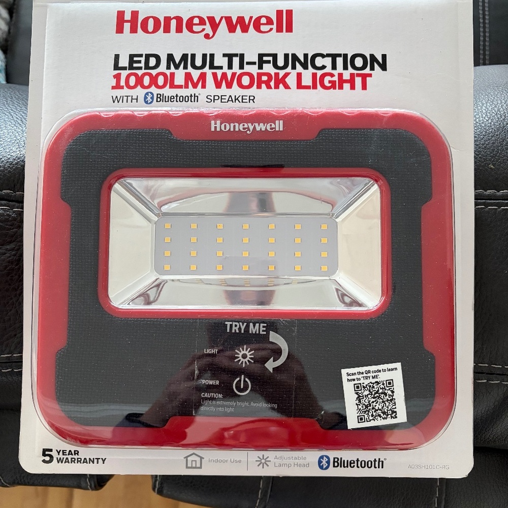 Honeywell LED MULTI-FUNCTION 1000LM WORK LIGHT WITH BLUETOOTH SPEAKERS